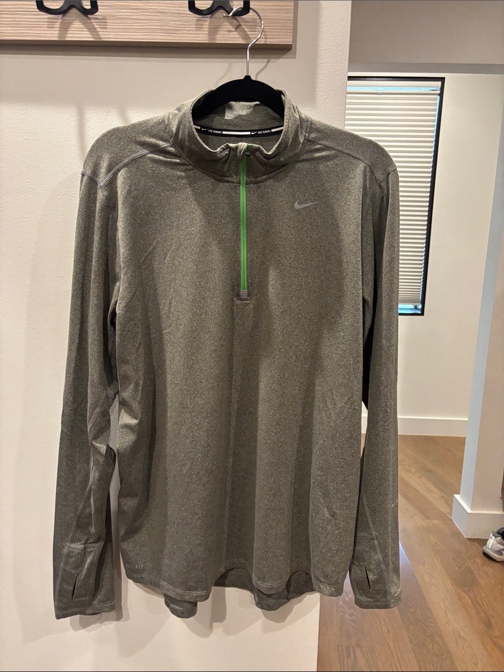 Nike Large Gray Quarter-Zip Performance Pullover with Lime Zip